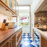 GuestReady - Family Home w Rooftop in Alcântara